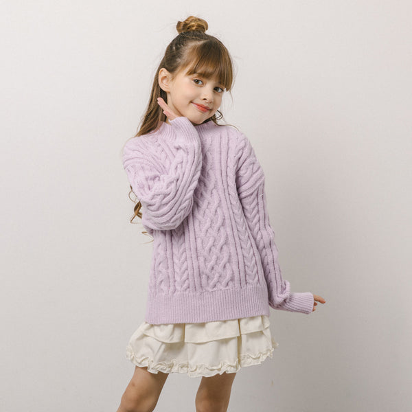 ケーブル編みニットプルオーバー