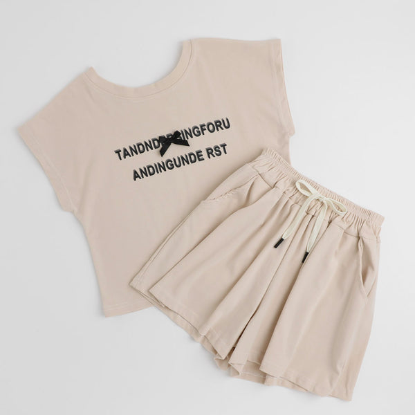 【2点セット】フロントロゴプリントフレンチスリーブトップス＋フレアショートパンツ