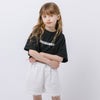 フロントロゴプリントドロップショルダークロップドTシャツ