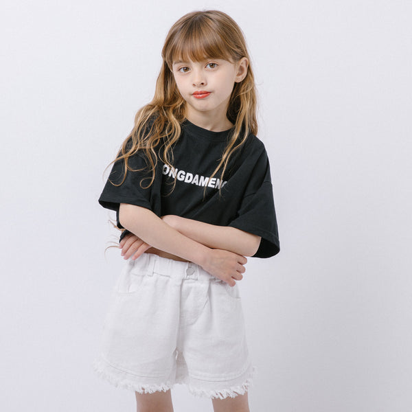 フロントロゴプリントドロップショルダークロップドTシャツ