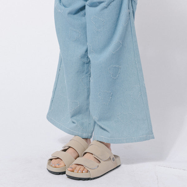 スエードベルトサンダル