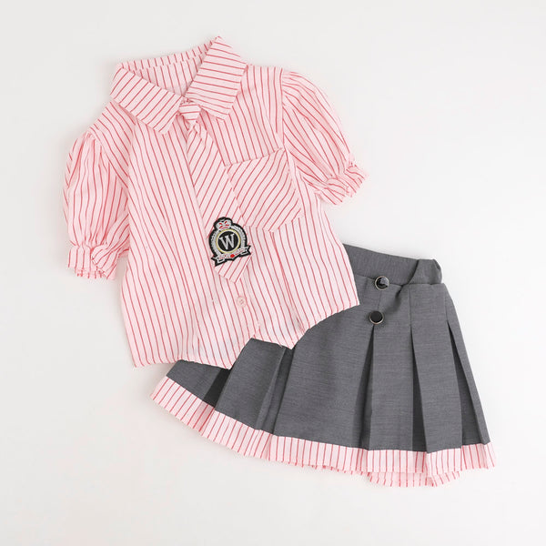 【2点セット】エンブレムタイ付きストライプシャツ＋プリーツスカート