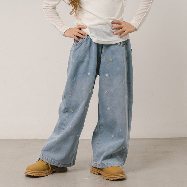 マルチ刺繍デザインデニムパンツ