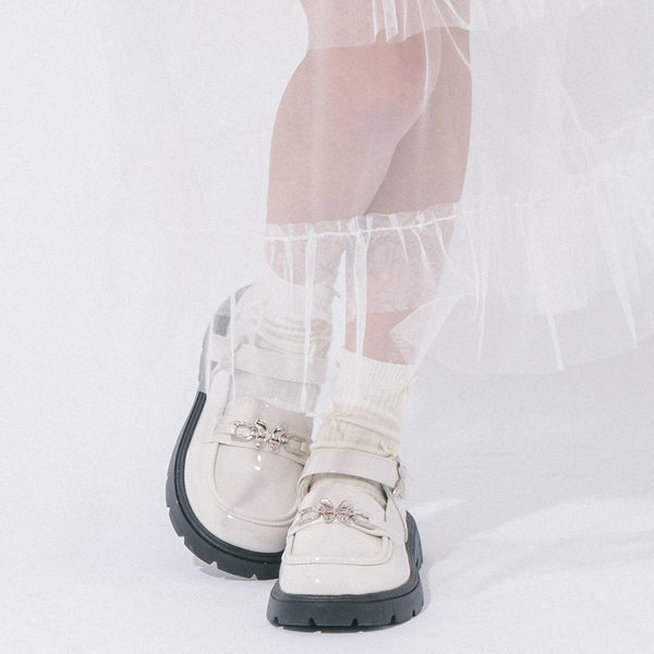 ボリュームソールバタフライビジューエナメルベルトシューズ