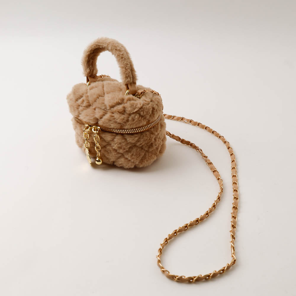 キルティングファーバニティバッグ