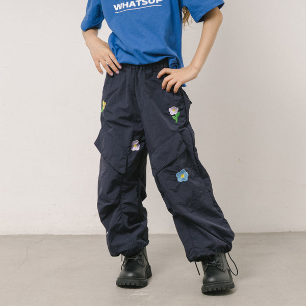 フラワーモチーフワッペンカーゴパンツ