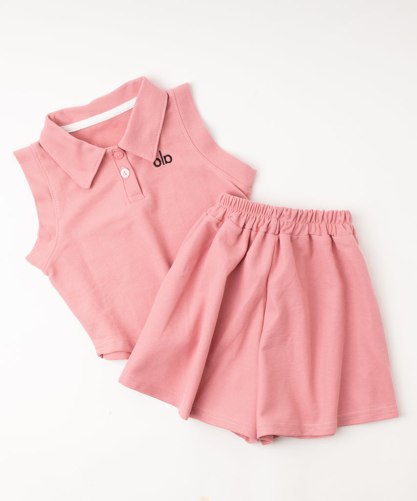 【2点セット】ワンポイントロゴノースリーブトップス＋ショートパンツ