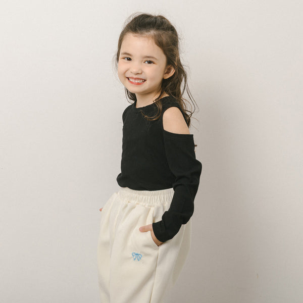 カットショルダートップス